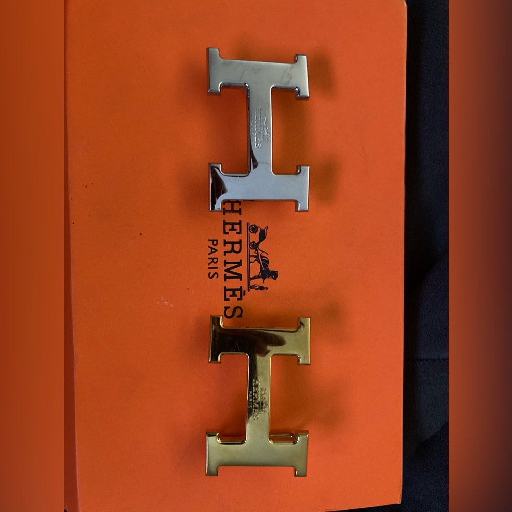 Original Hermes  32 mm brand new Buckles for sale one platinum one Gold